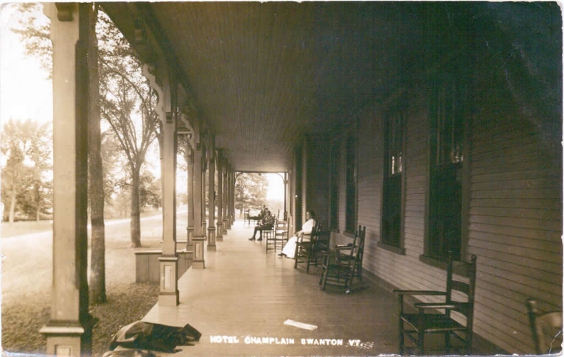 hotels-17-hotel-champlain-front-porch